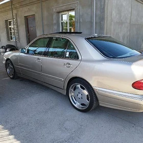 Mercedes-Benz E320 2000