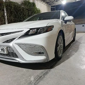 Toyota Camry 2021