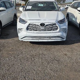 Toyota Highlander 2021