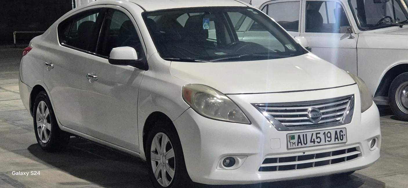 Nissan Versa 2012 - 1