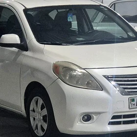 Nissan Versa 2012