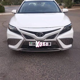 Toyota Camry 2021