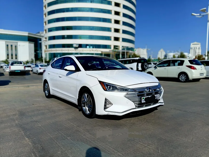 Hyundai Elantra 2020 - 1