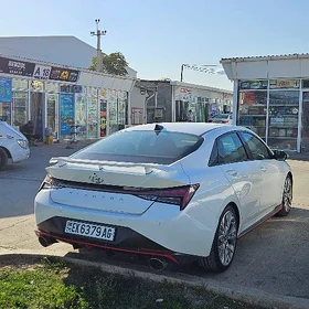 Hyundai Elantra 2022