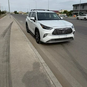 Toyota Highlander 2022