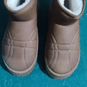 Uggi adik original