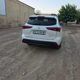 Toyota Highlander 2022