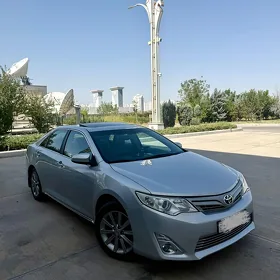 Toyota Camry 2014