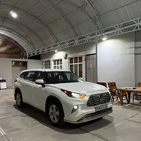 Toyota Highlander 2021
