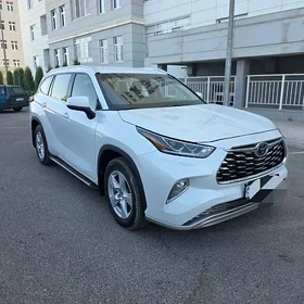 Toyota Highlander 2021