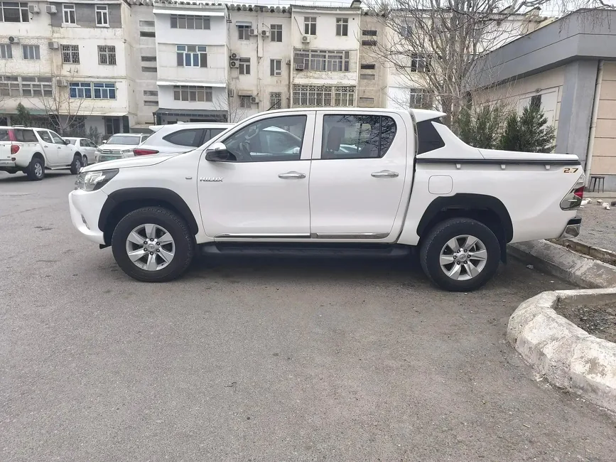 Toyota Hilux 2021 - 1