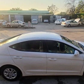 Hyundai Elantra 2020