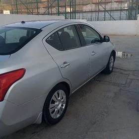 Nissan Versa 2013