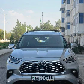 Toyota Highlander 2022