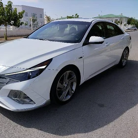 Hyundai Elantra 2022