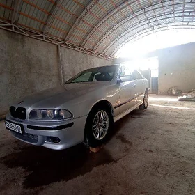 BMW E39 2000