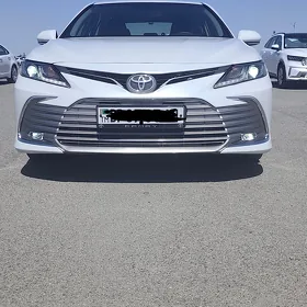 Toyota Camry 2021