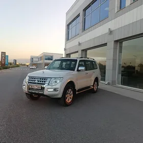 Mitsubishi Pajero 2016