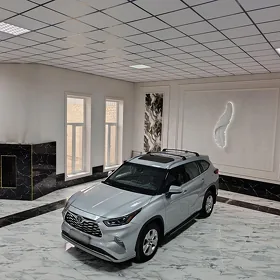 Toyota Highlander 2021