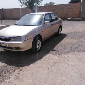 Mazda 323 1990