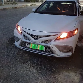 Toyota Camry 2021