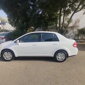 Nissan Versa 2010