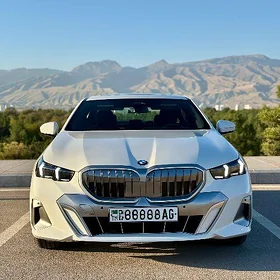 BMW 530 2025