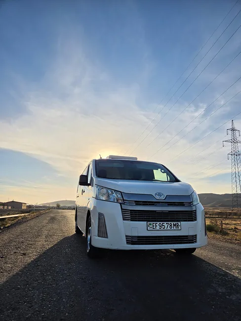 Toyota Hiace 2019 - 1