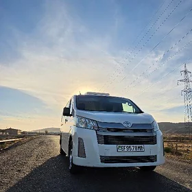 Toyota Hiace 2019