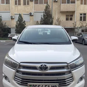 Toyota Innova 2020