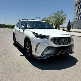 Toyota Highlander 2021