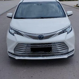 Toyota Sienna 2021