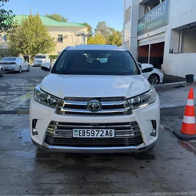 Toyota Highlander 2019