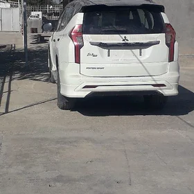 Mitsubishi Montero Sport 2023