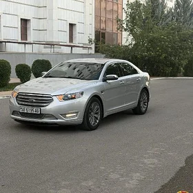 Ford Taurus 2017