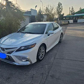 Toyota Camry 2021