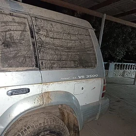 Mitsubishi Pajero 1996