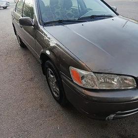Toyota Camry 2000
