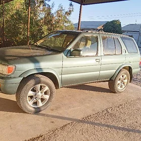 Nissan Pathfinder 1996