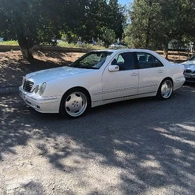 Mercedes-Benz E320 2002