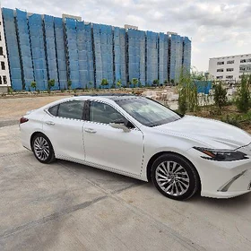 Lexus ES 350 2023
