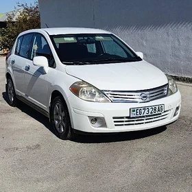 Nissan Versa 2011