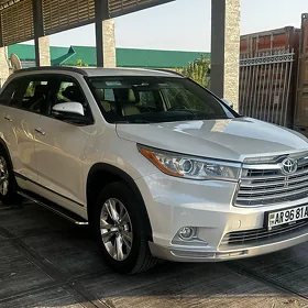 Toyota Highlander 2016