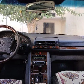 Mercedes-Benz S-Class 1995
