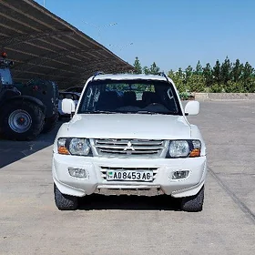 Mitsubishi Pajero 2002
