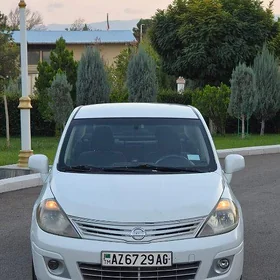 Nissan Versa 2011