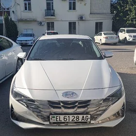 Hyundai Elantra 2022