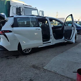 Toyota Sienna 2021