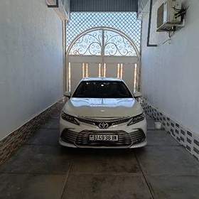 Toyota Camry Hybrid 2020