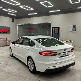 Ford Fusion 2020